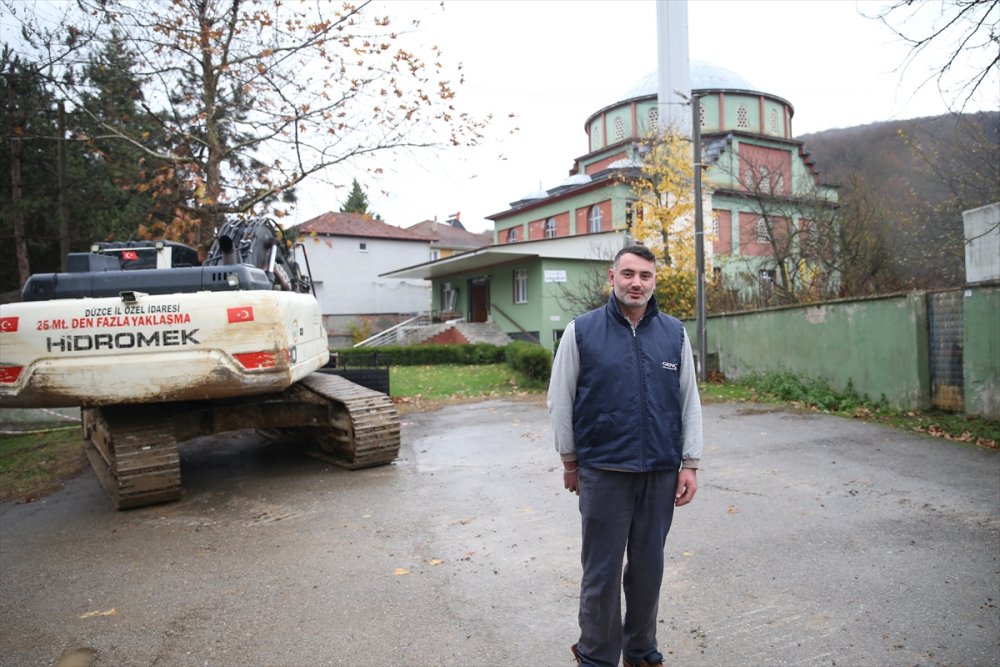 Düzce'de depremde hasar gören Sarıdere Köyü Camisi yıkılacak
