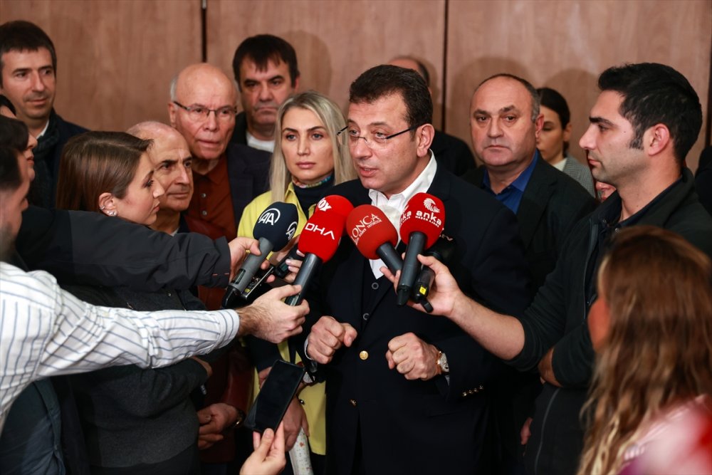 Ekrem İmamoğlu, "39. Uluslararası İstanbul Kitap Fuarı"na katıldı: