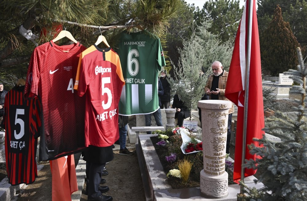 Ahmet Çalık, ölümünün birinci yıl dönümünde kabri başında anıldı