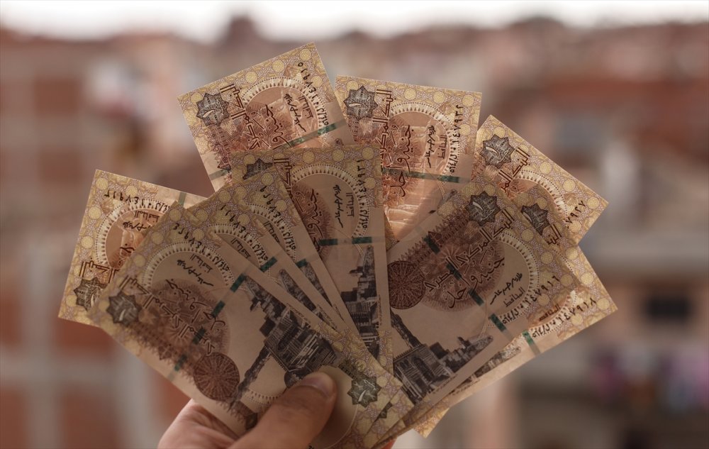 Mısır para birimi cüneyh, dolar karşısında tarihi değer kaybı yaşadı