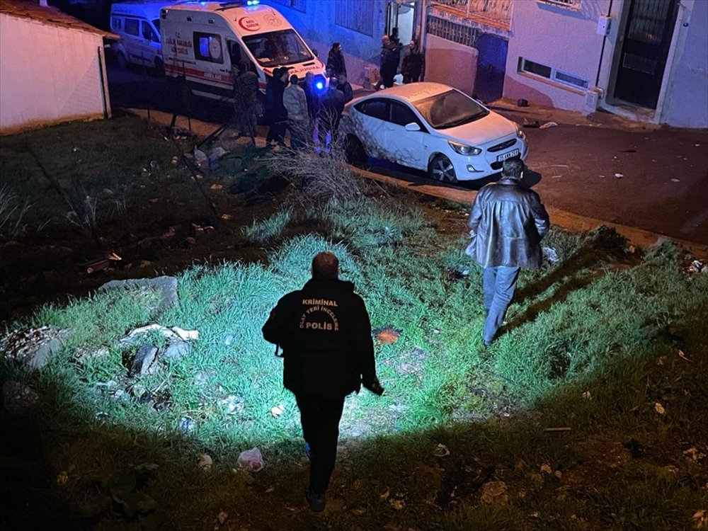 İzmir'de evde otururken mermi isabet eden genç hayatını kaybetti