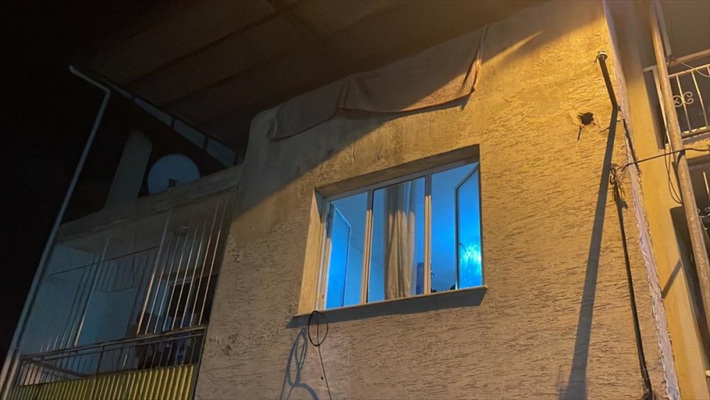 İzmir'de evde otururken mermi isabet eden genç hayatını kaybetti