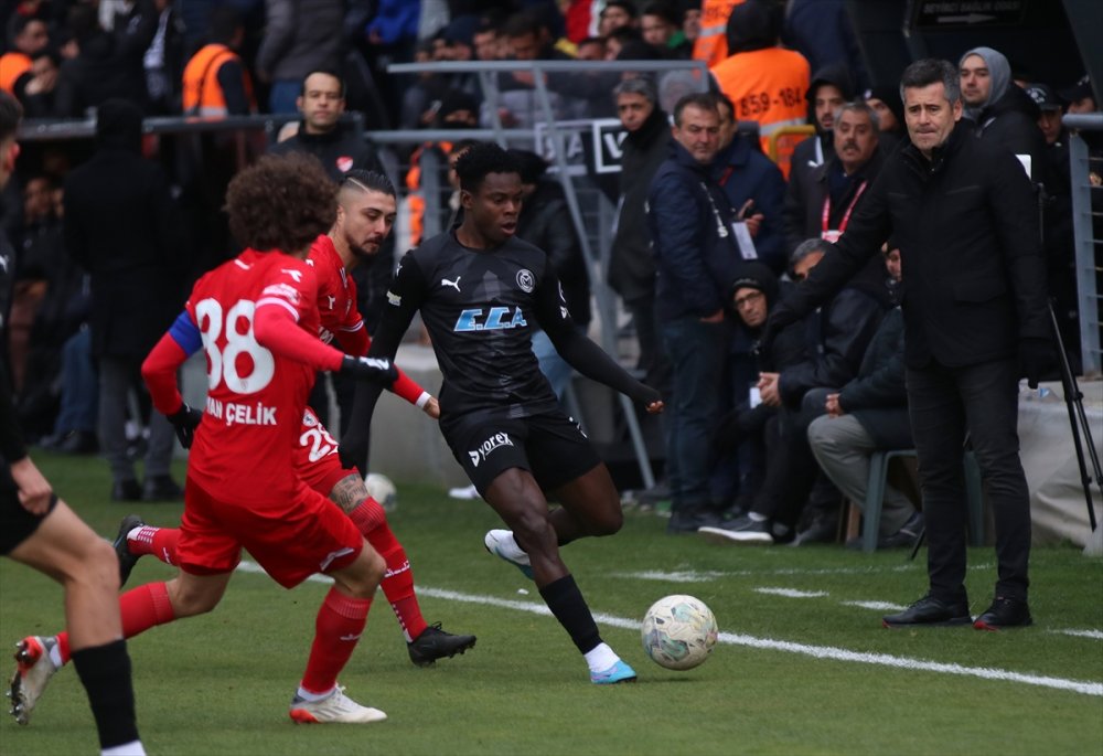 1. Lig’de Manisaspor Lider Samsunspor’dan bir puanı kaptı