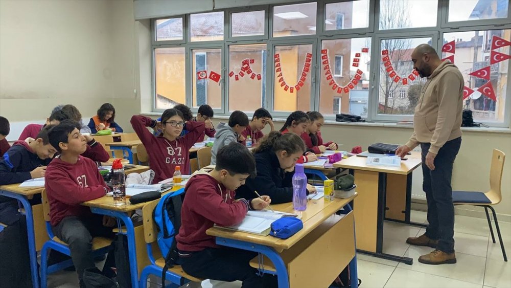 Bolu, Karabük, Bartın, Zonguldak ve Kocaeli'de öğrenciler dersbaşı yaptı