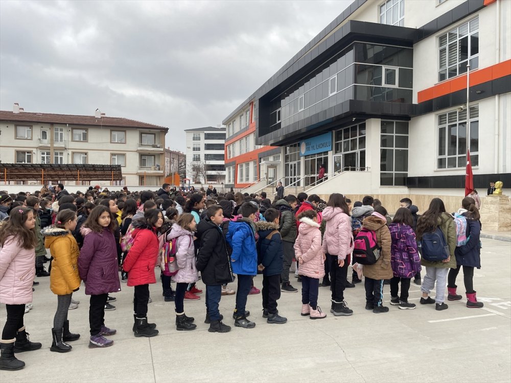 Bolu, Karabük, Bartın, Zonguldak ve Kocaeli'de öğrenciler dersbaşı yaptı