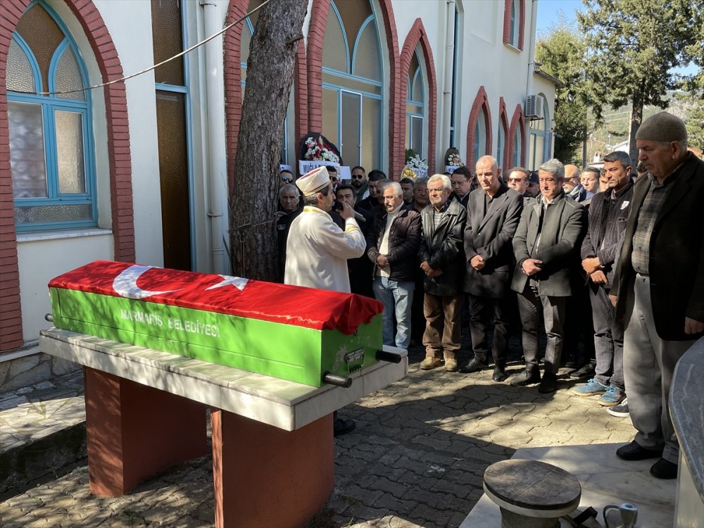 Depremde hayatını kaybeden rehberin cenazesi Marmaris'te defnedildi