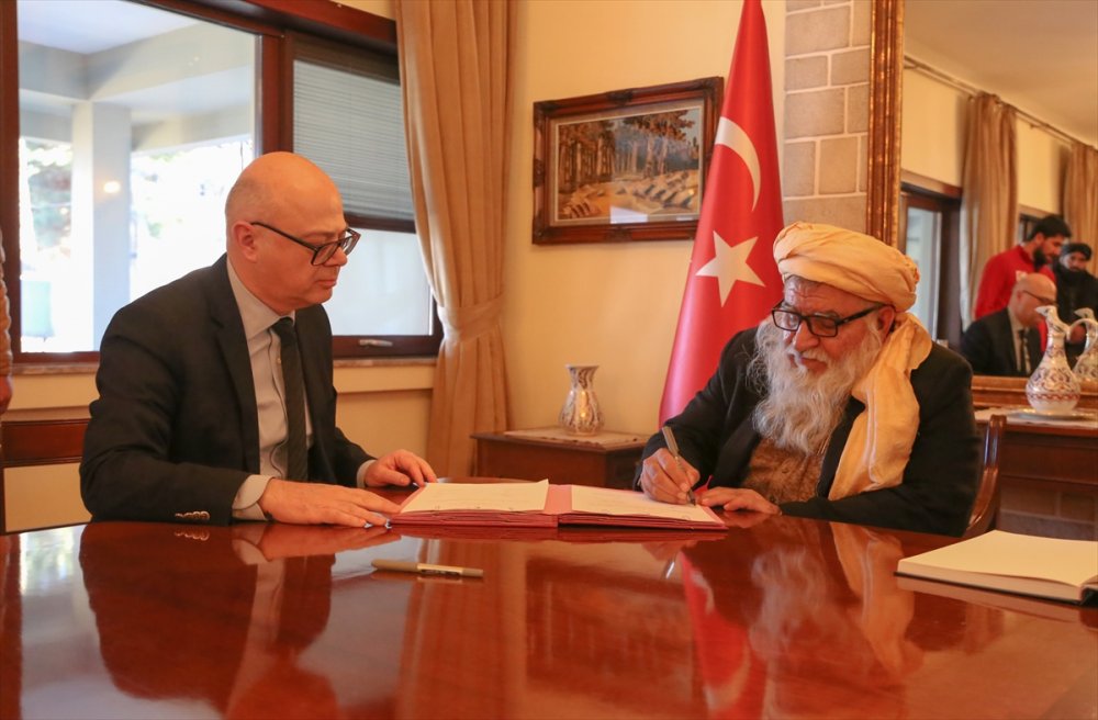 Afgan Kızılayı, depremzedeler için yaklaşık 940 bin Türk lirası yardımda bulundu