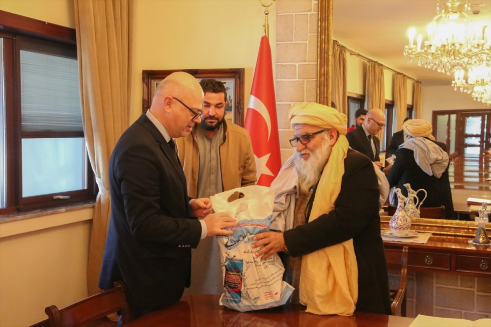 Afgan Kızılayı, depremzedeler için yaklaşık 940 bin Türk lirası yardımda bulundu