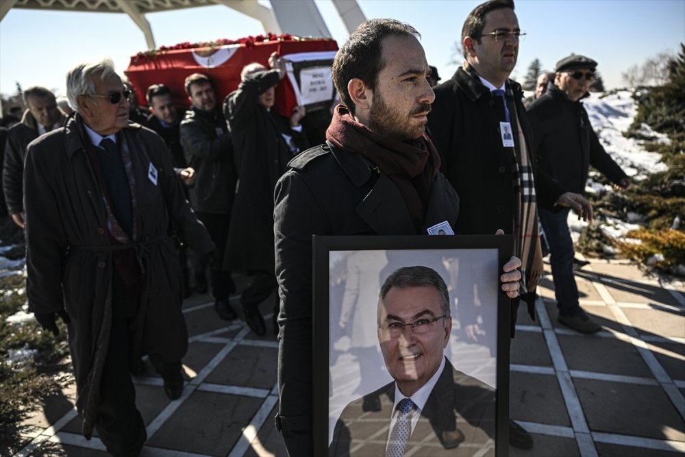 Eski CHP Genel Başkanı Baykal son yolculuğuna uğurlandı