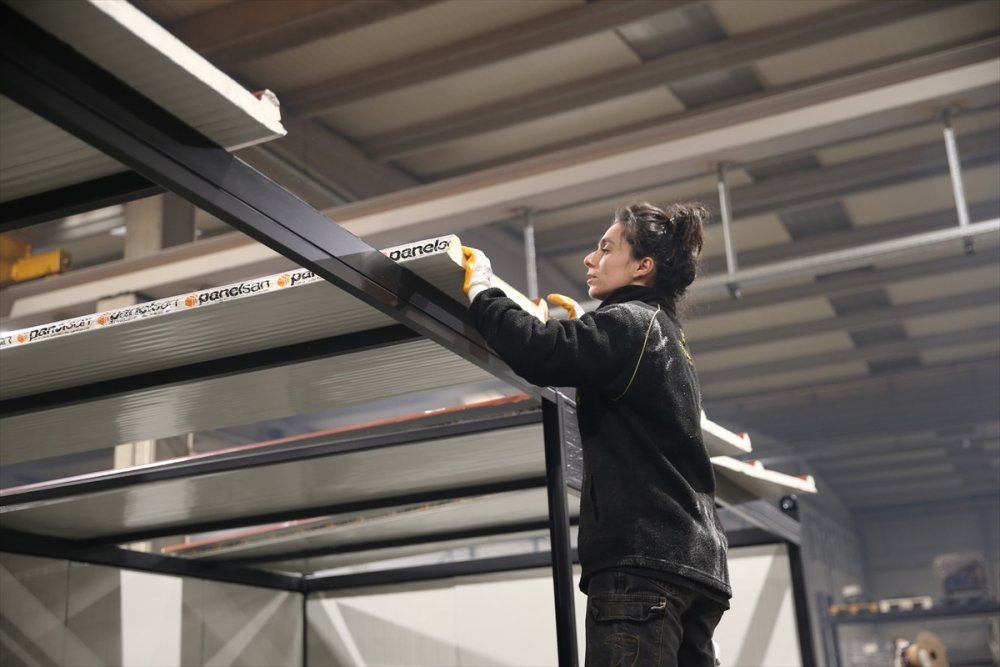 Konya'da ticari üretimini durduran fabrika, konteyner ev yapımına başladı