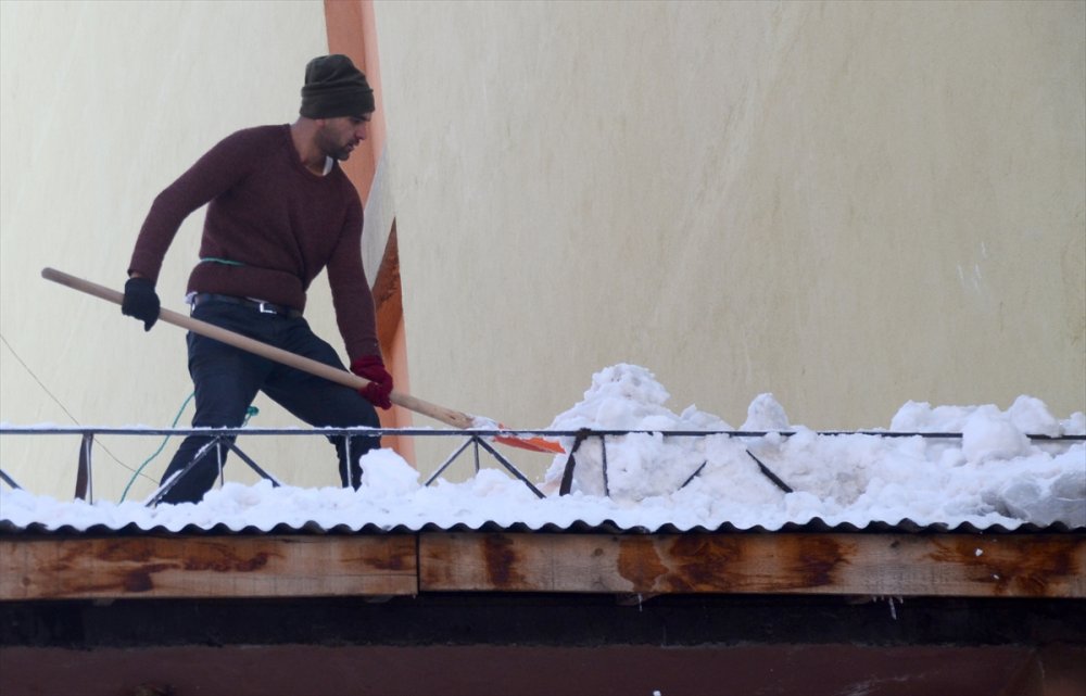 Doğu Anadolu'da gece en düşük sıcaklık sıfırın altında 19 derece ile Kars'ta ölçüldü