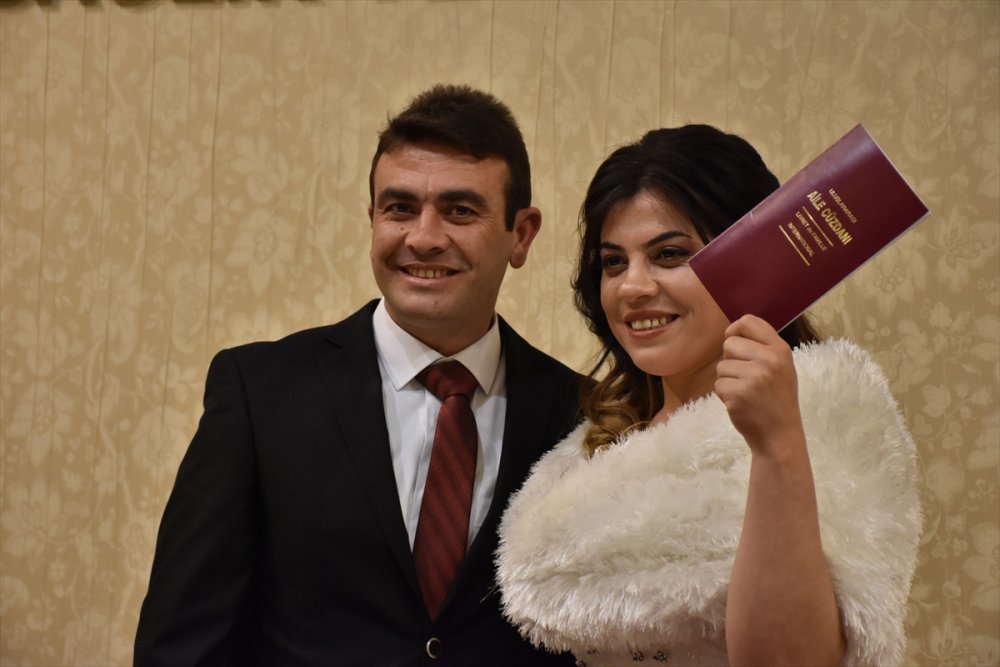 Hataylı depremzede çift, Bursa'da dünyaevine girdi