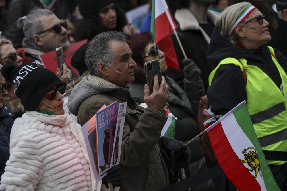 Washington'dan İran'daki protestolara destek yürüyüşü