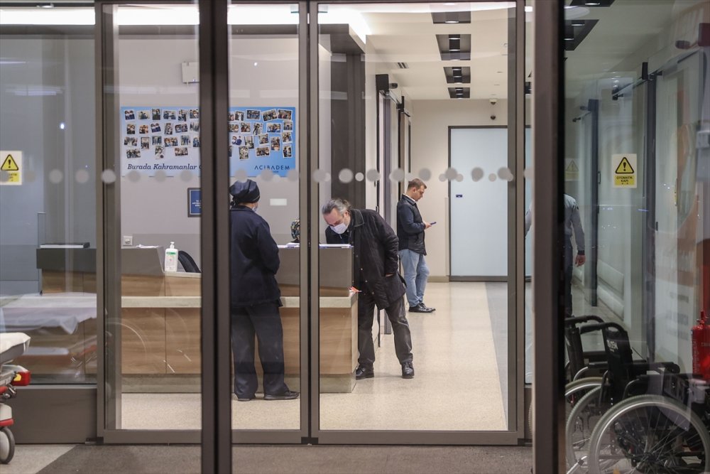 Sahnede rahatsızlanan Haluk Bilginer hastaneye kaldırıldı