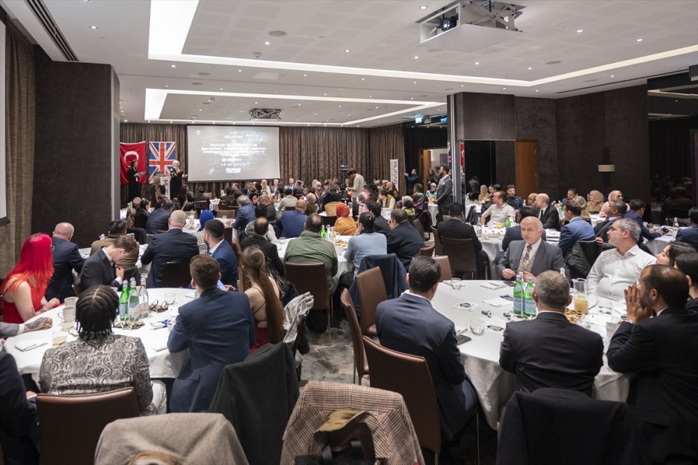 MÜSİAD İngiltere şubesi depremzedeler için bağış etkinliği düzenledi