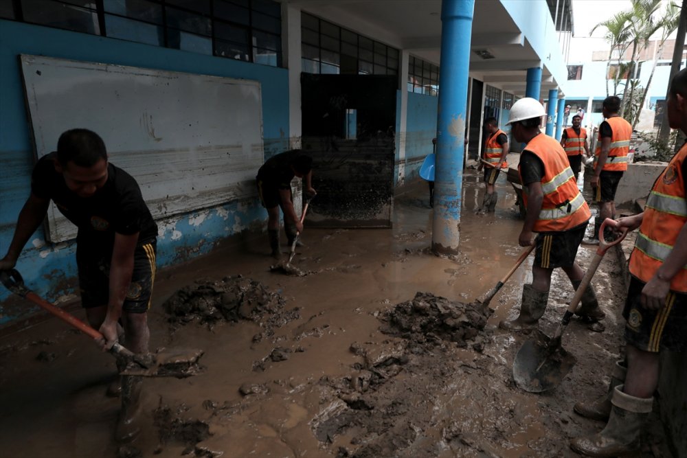 Peru'da Yaku Kasırgası'nın yol açtığı sellerde 65 kişi hayatını kaybetti