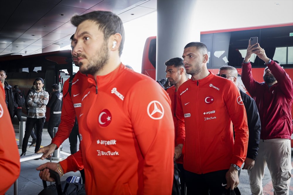 A Milli Futbol Takımı, Ermenistan'a gitti