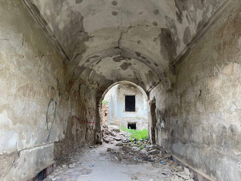 Irak'ta yıkılmanın eşiğindeki tarihi Kerkük Kalesi restore edilecek