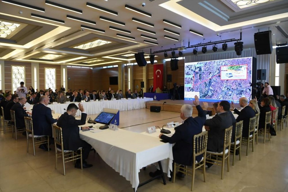 İstanbul'da İSPARK otoparklarına elektrikli şarj istasyonu kurulacak