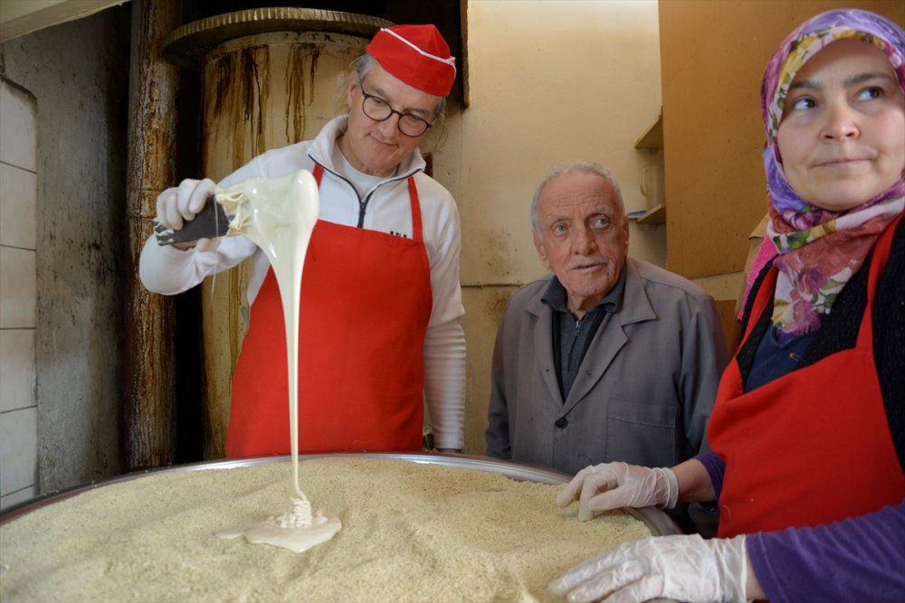 Manisa Demirci'de ramazanın asırlık geleneği: Susamlı helva