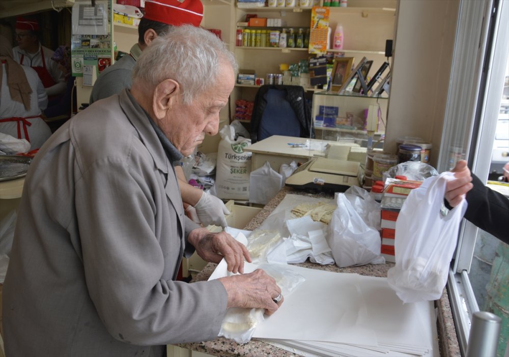 Manisa Demirci'de ramazanın asırlık geleneği: Susamlı helva