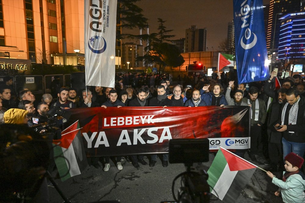 İsrail'in Mescid-i Aksa saldırısı İstanbul'da protesto edildi