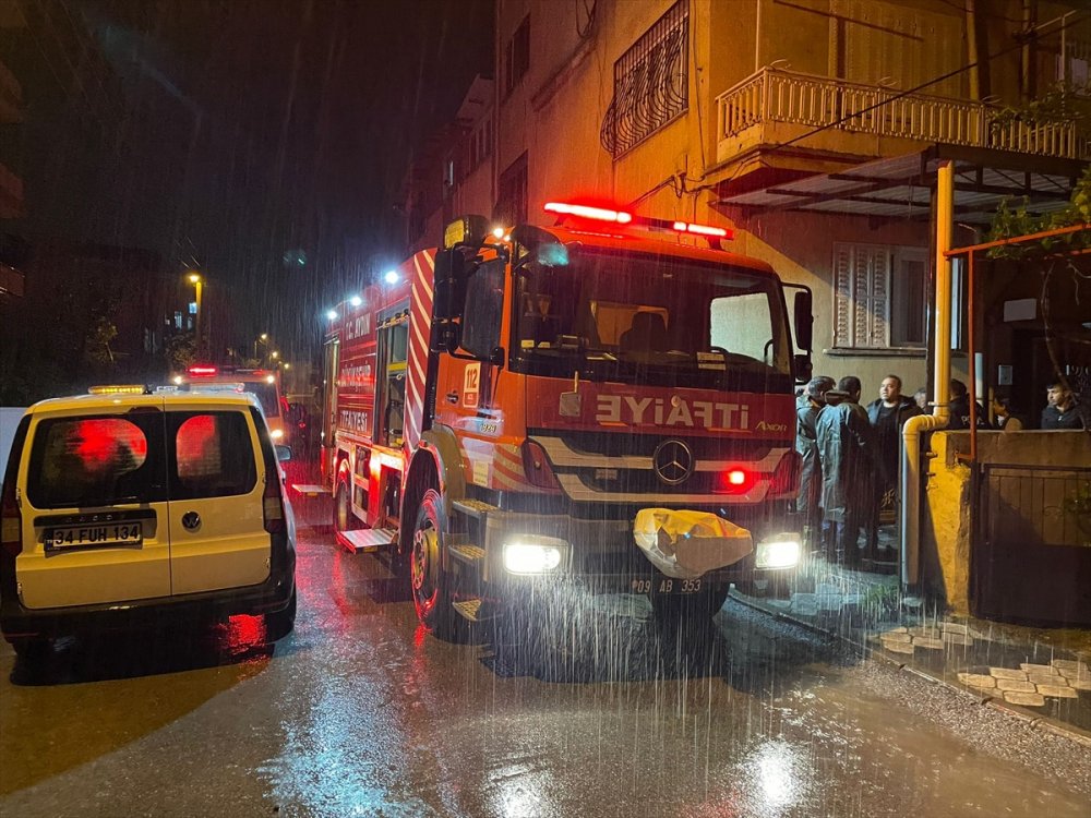 Aydın'da yıldırım isabet eden evde yangın çıktı