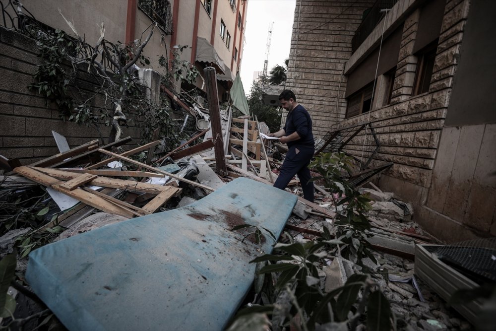 İsrail, Gazze saldırısında aralarında kadın ve çocukların da bulunduğu 12 kişiyi öldürdü