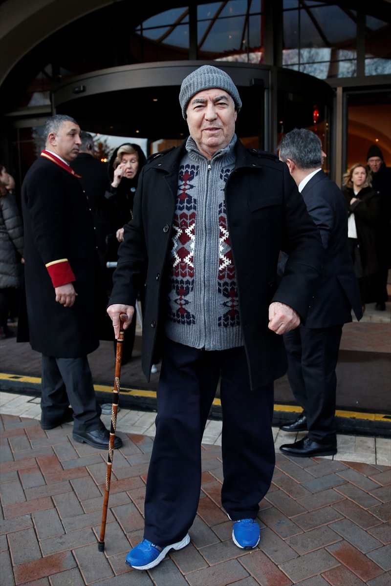 Sanatçı Nuri Sesigüzel vefat etti