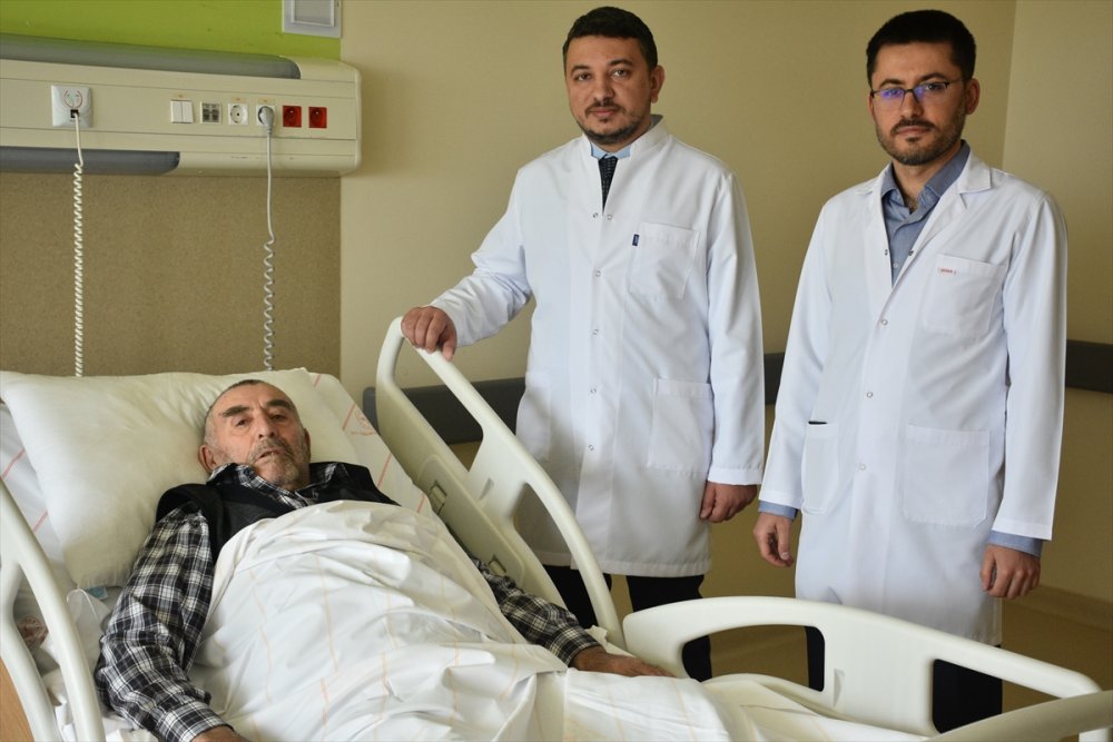 Konya'da 83 yaşındaki hastanın mesanesinden 250'den fazla taş çıkarıldı