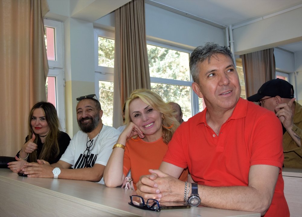 Mezun oldukları Bilecik'teki yüksekokulda 30 yıldır buluşuyorlar