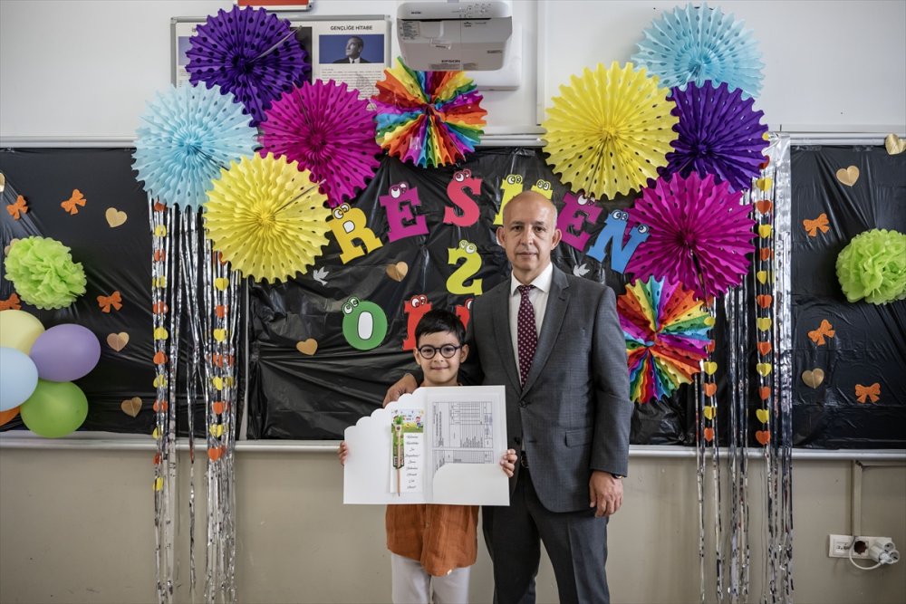 İstanbul'da 2 milyon 689 bin 701 öğrenci karne aldı