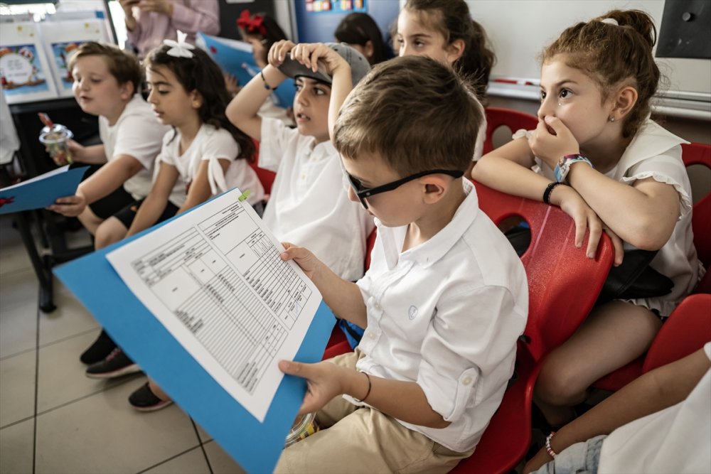 İstanbul'da 2 milyon 689 bin 701 öğrenci karne aldı