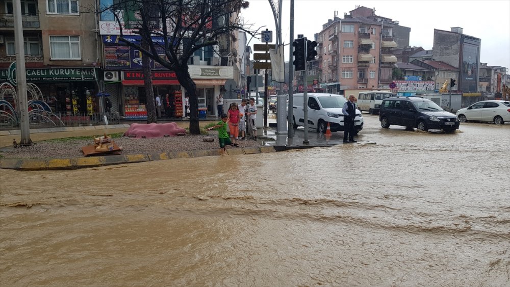 Kocaeli'de sağanak etkili oldu