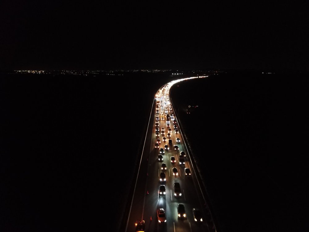 Kuzey Marmara Otoyolu'nda 2 otomobilin çarpışması sonucu 5 kişi yaralandı