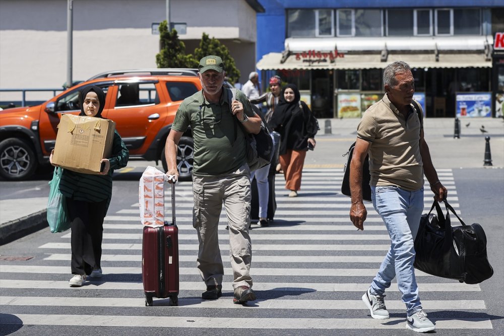 İstanbul otogarında bayram yoğunluğu yaşanıyor