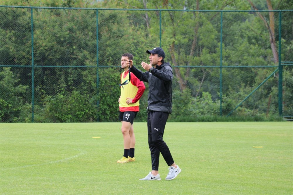 Pendikspor yeni sezon hazırlıklarını sağanak altında sürdürdü