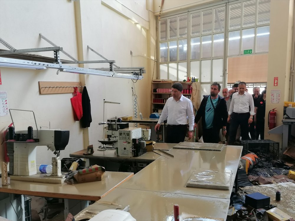 Bakanlar Tunç ve Yerlikaya, Bartın'da esnaf ve vatandaşlarla görüştü