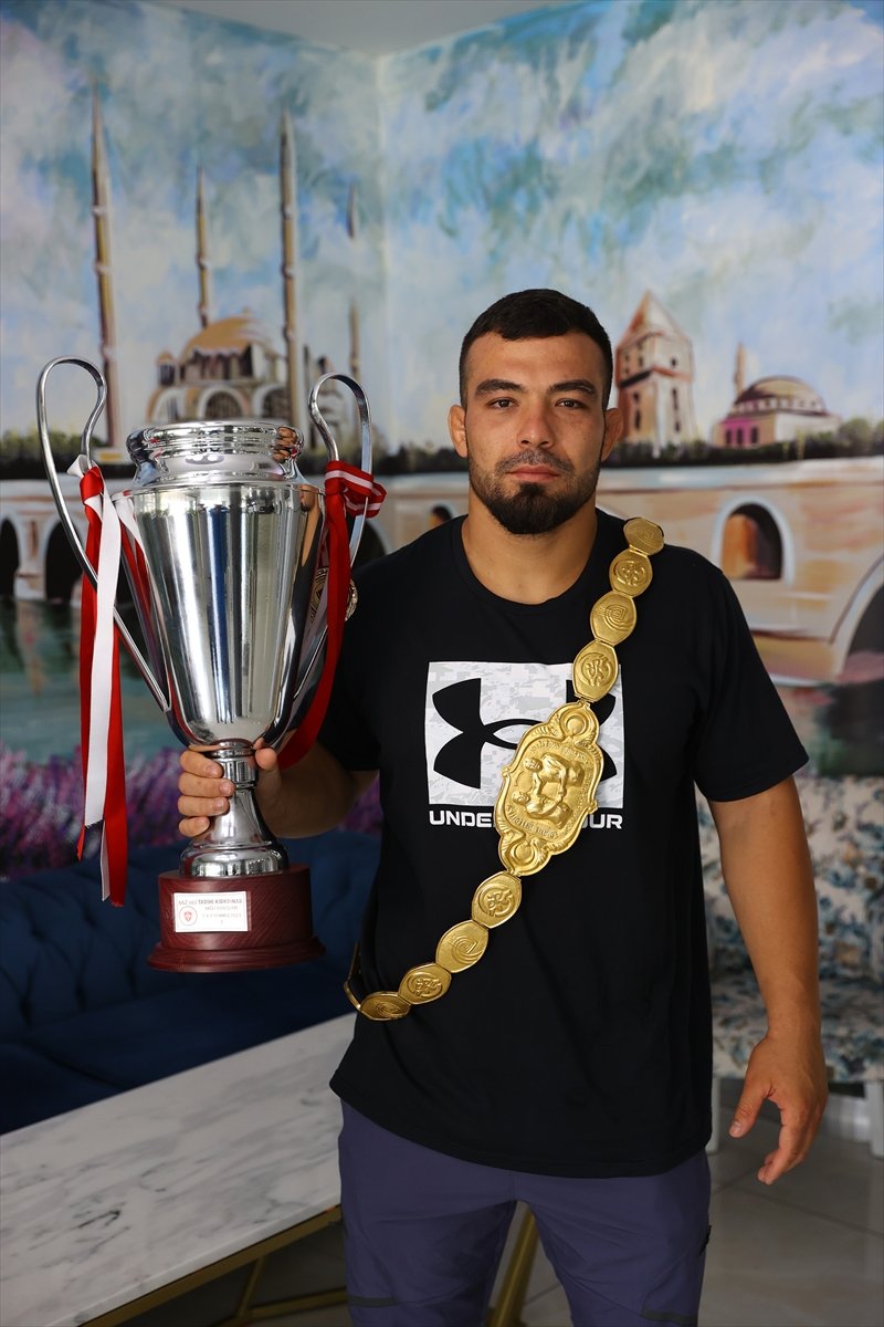 Başpehlivan Zeybek, altın kemerin ebedi sahibi olmak istiyor:
