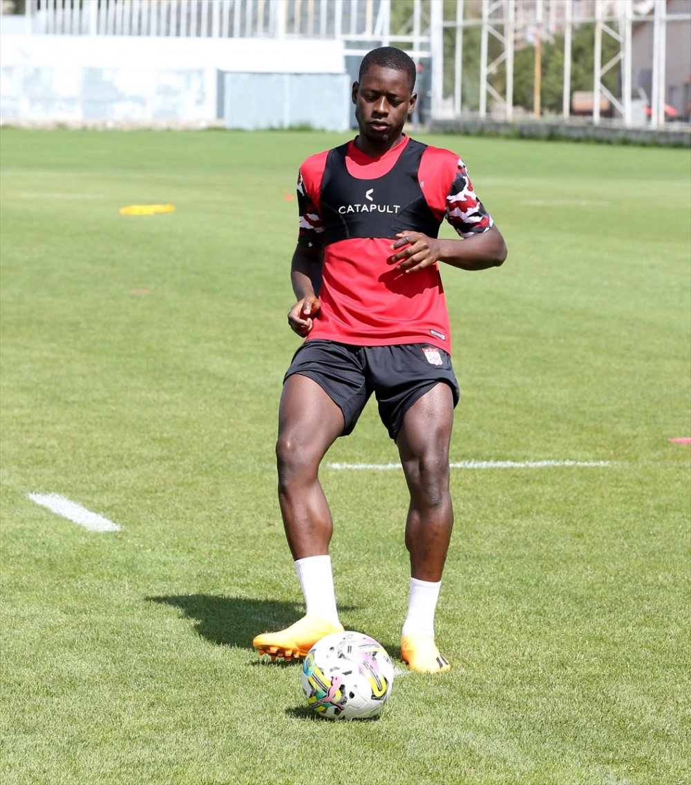 Sivasspor yeni sezon hazırlıklarına devam etti