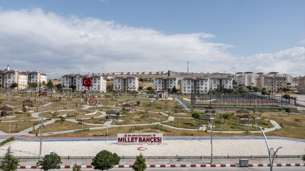 Van Gölü kıyısına inşa edilen millet bahçesi açılışa hazırlanıyor