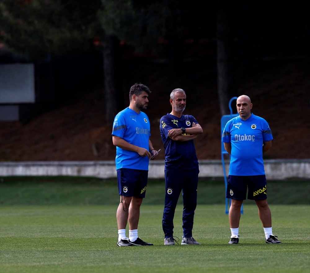 Fenerbahçe, yeni sezon hazırlıklarını İstanbul'da sürdürdü