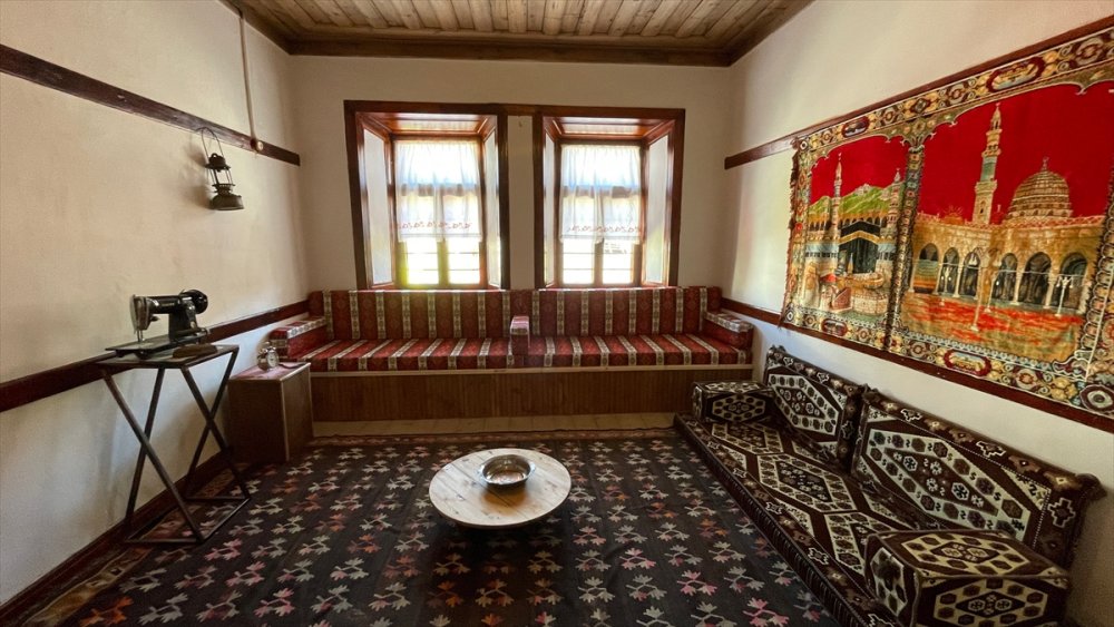 Bayburt'ta restore edilen tarihi ev müze olarak hizmet vermeye başladı