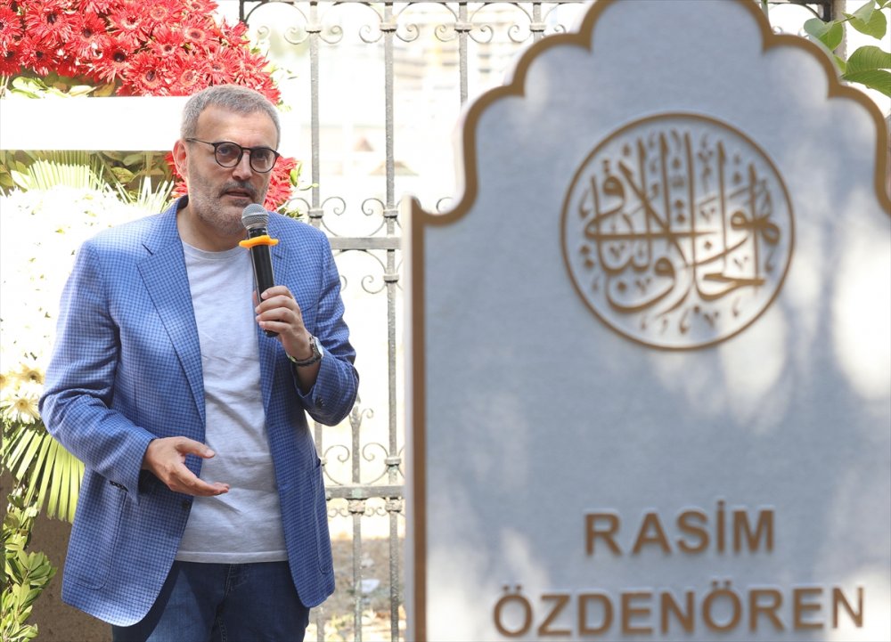 Usta edebiyatçı Rasim Özdenören kabri başında anıldı