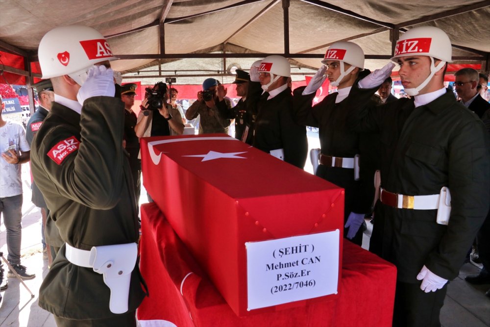 Şehit Piyade Sözleşmeli Er Mehmet Can, Osmaniye'de son yolculuğuna uğurlandı