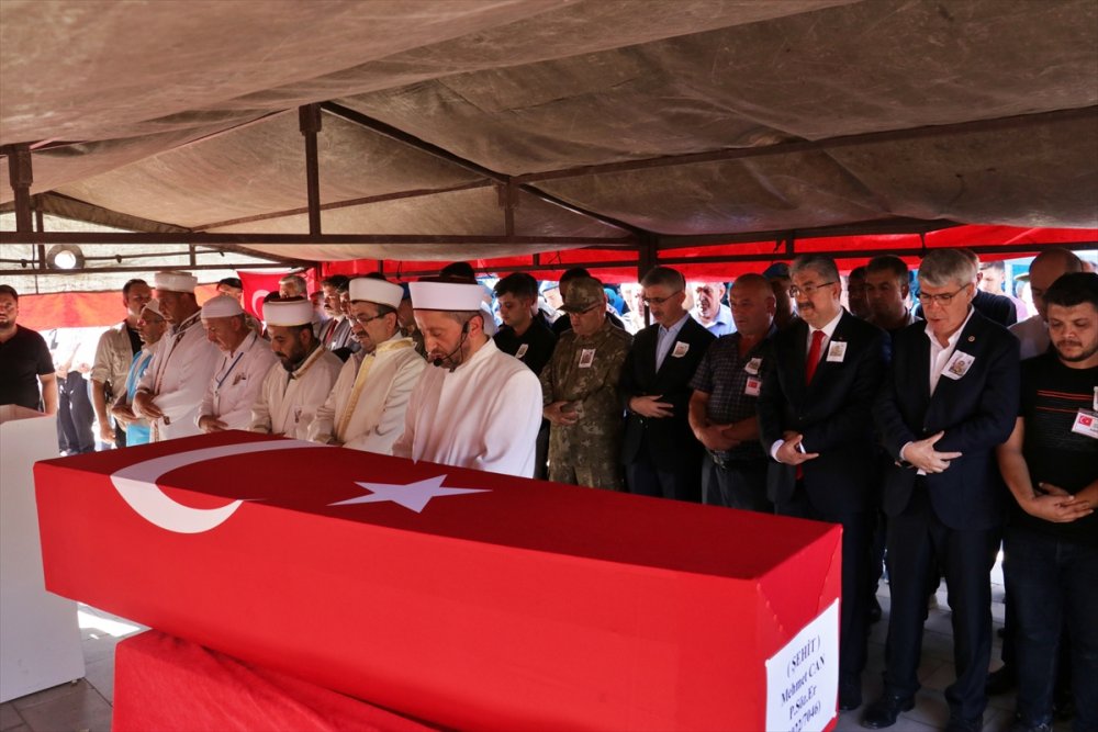 Şehit Piyade Sözleşmeli Er Mehmet Can, Osmaniye'de son yolculuğuna uğurlandı