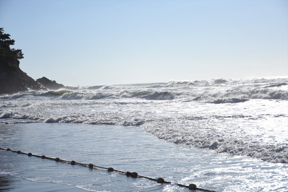 Bartın'da dalgalara kapılan 20 yaşındaki genç kayboldu