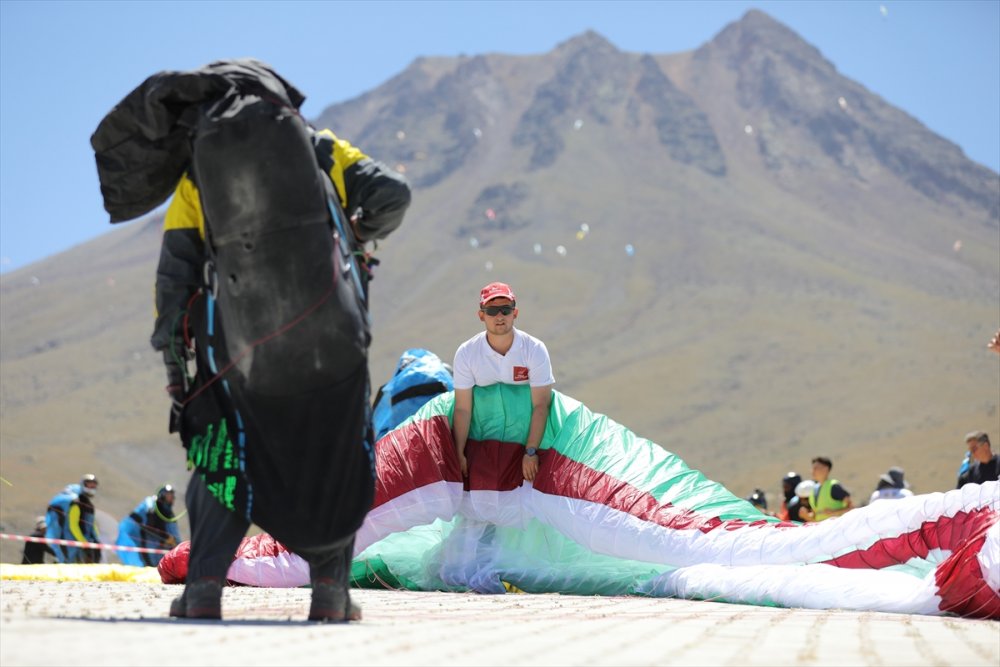 Yamaç Paraşütü Dünya Kupası, Hasan Dağı'nda başladı