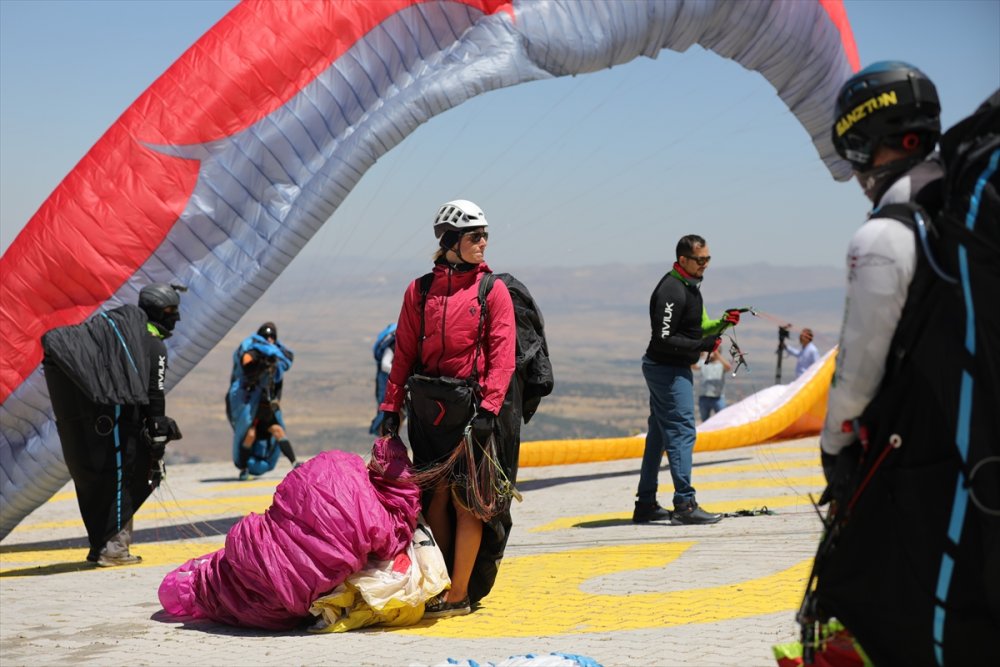 Yamaç Paraşütü Dünya Kupası, Hasan Dağı'nda başladı