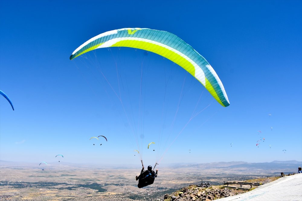 Yamaç Paraşütü Dünya Kupası, Hasan Dağı'nda başladı